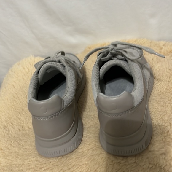 O by Everlane The Trainer Woman’s 9 Mens 7 Gray Leather Lace Up Sneaker - Picture 11 of 11
